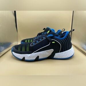 Adidas Trae Unlimited MEN Basketball Shoes IE0078 black/Blue NEW NO SHOEBOX